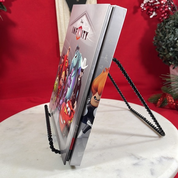 Disney INFINITY Tri-fold Power Game Disc Album w/20 Disc Included - Picture 2 of 9